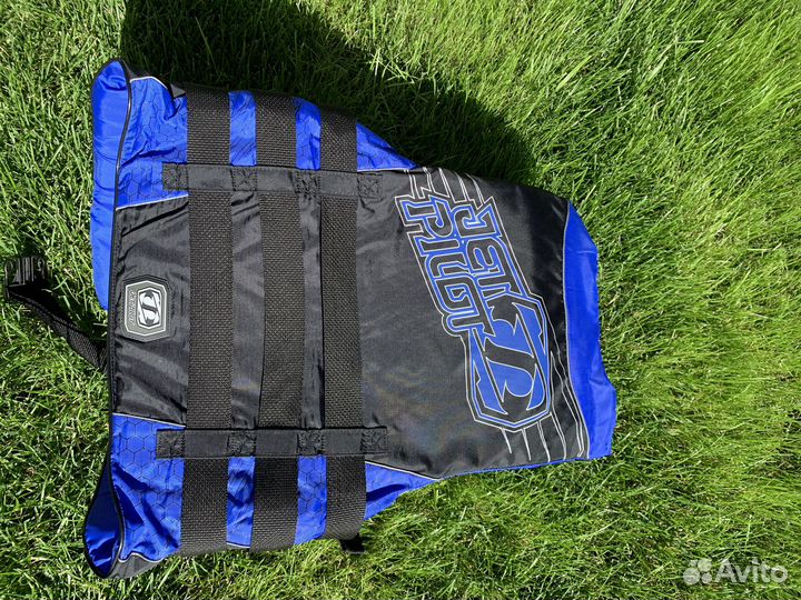 Продаются спасательные жилеты