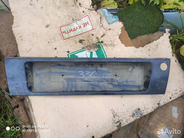 Накладка крышки багажника A6 (C4)