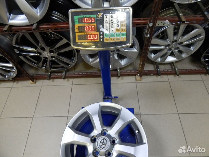 1215 Оригинал Toyota RAV4 R17 5*114,3 J7 ET45 Б/п