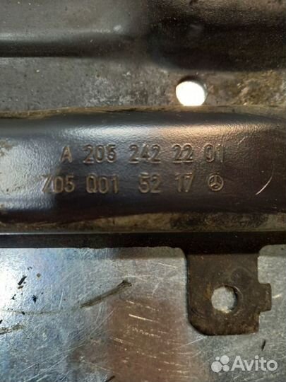 Кронштейн кпп Mercedes Glc X253 OM651 2.2 CDI 2017