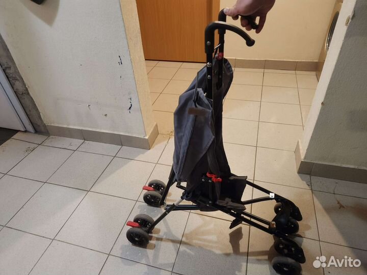 Прогулочная коляска трость