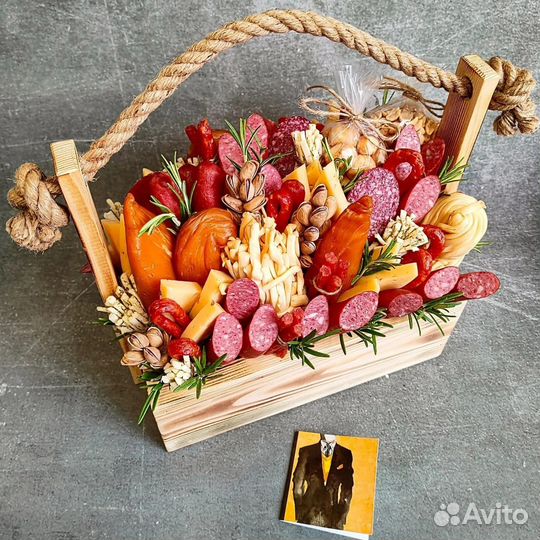 Съедобный колбасный мужской букет, ящик, подарок