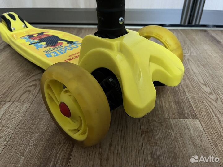 Самокат трёхколёсный 