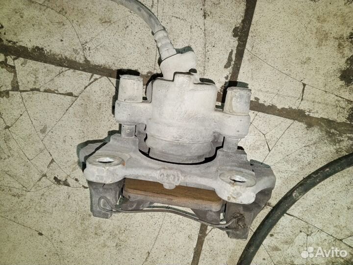 Суппорт передний левый renault logan 2