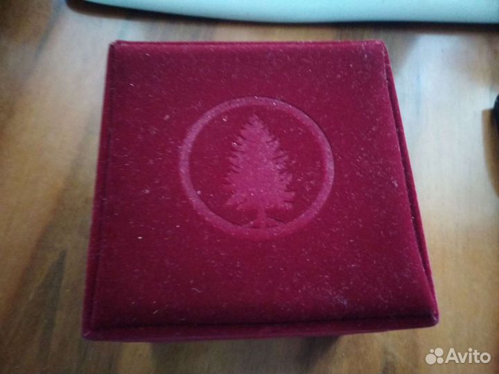 Подарочная коробка из бархата и шелка