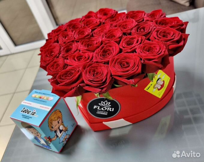 Коробка сердце с красными розами