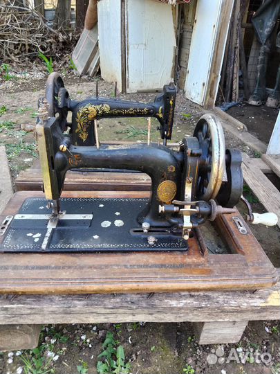 Швейная машинка зингер ручная