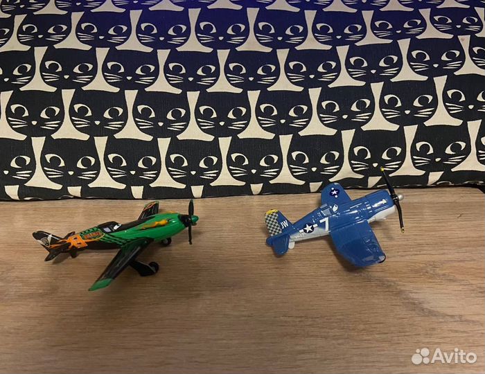 Самолет игрушка мультфильм тачки