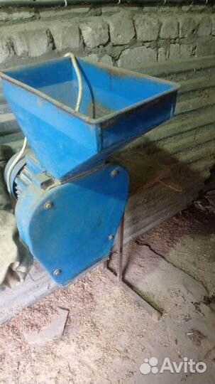 Зернодробилка