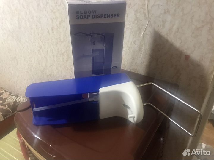 Дозатор локтевой