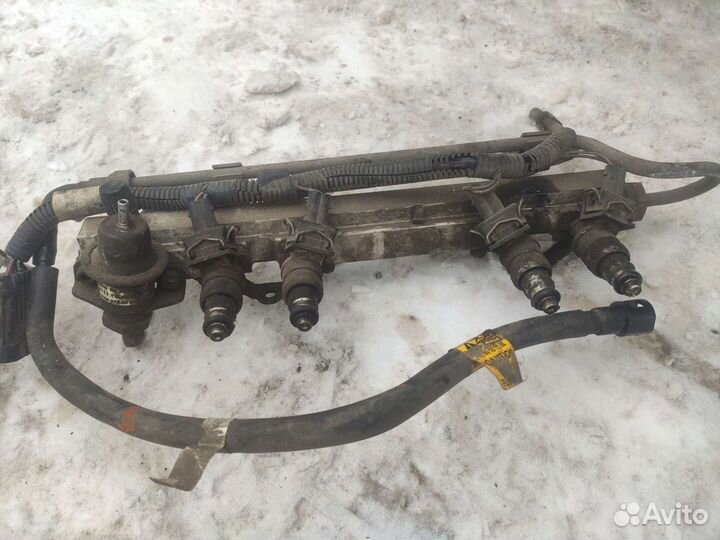 Топливная рампа Нисан Мазда Ауди бмв Ланос Лифан