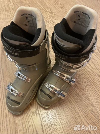 Горнолыжные ботинки