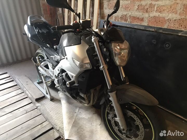 Suzuki GSR 400, 2008
