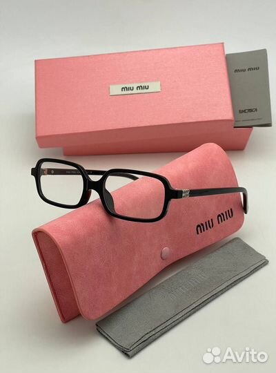 Солнцезащитные очки женские miu miu