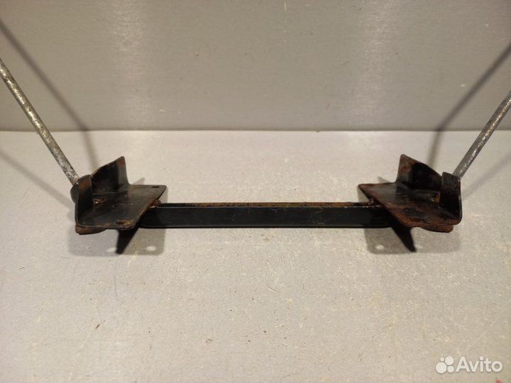 Крепление аккумулятора Mitsubishi Outlander 3 4B12