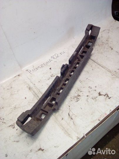 Усилитель бампера Volkswagen Passat B6 2005-2010