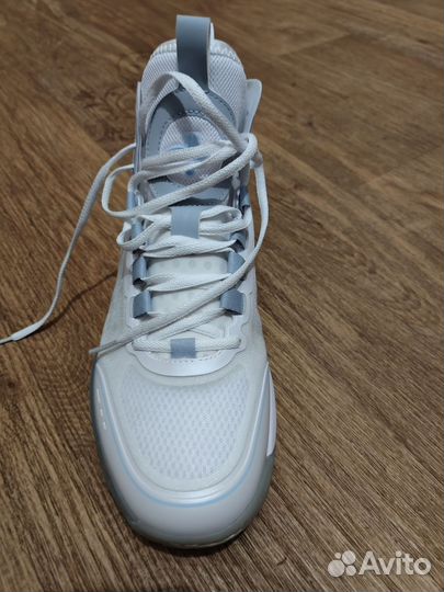 Кроссовки мужские 43 размера новые