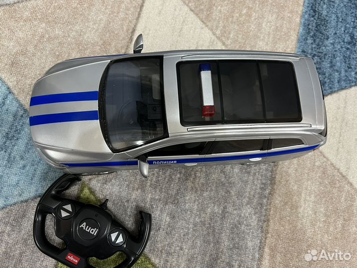 Машинка на радиоуправлении Audi