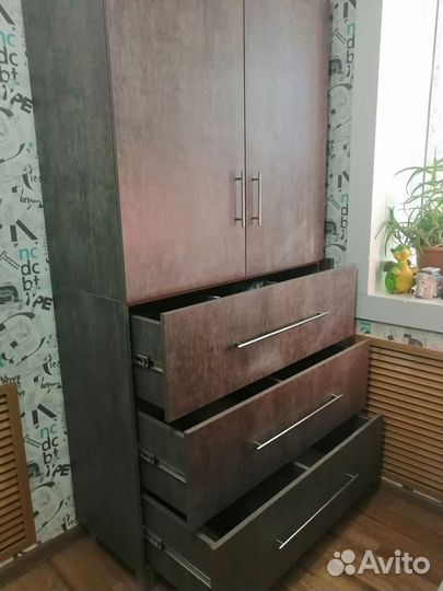 Шкаф
