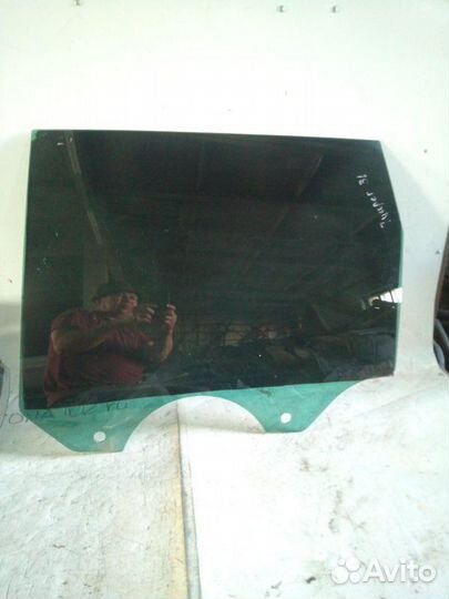 Стекло двери задней левое Volkswagen Touareg 1