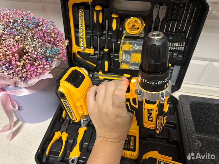 Шуруповерт аккумуляторный dewalt