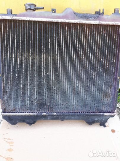 Радиатор охлаждения Мазда фэмели