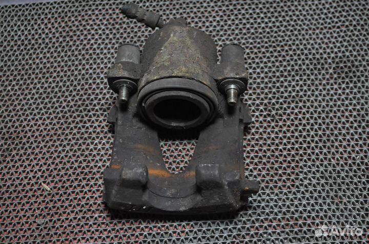 Суппорт передний левый skoda fabia 5J2