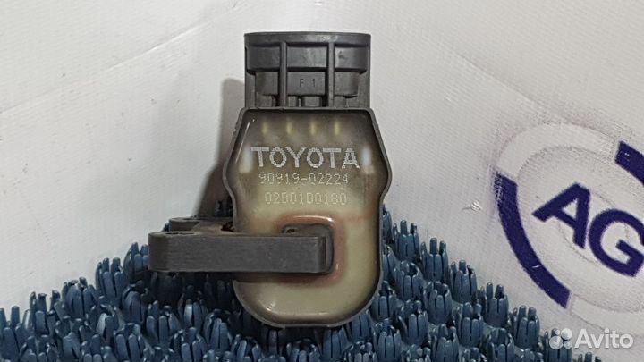 Катушка зажигания Toyota Corolla