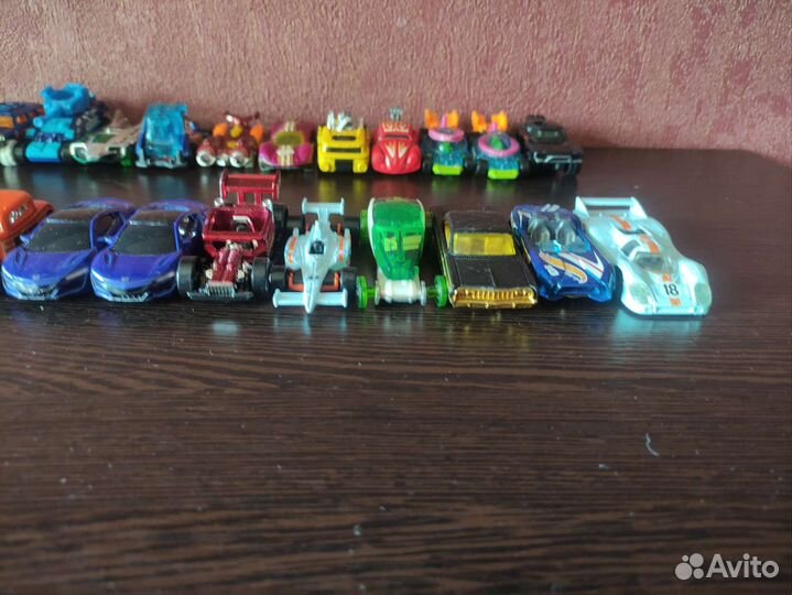 Hot wheels машинки
