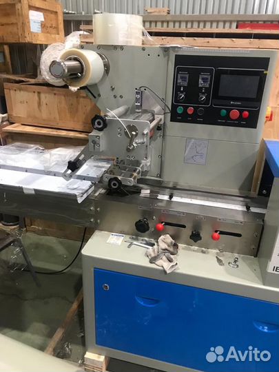 Флоу-пак горизонтальная упаковочная машина