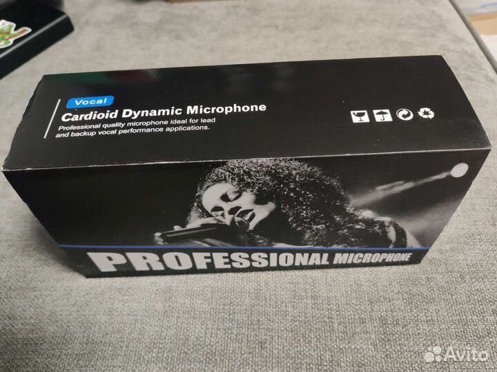 Студийный микрофон