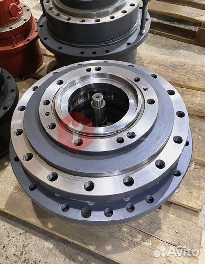 Бортовой редуктор Hyundai R110-7 xkah-01459