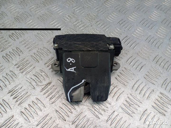 Замок багажника Land Rover Freelander 2 2.2 224DT