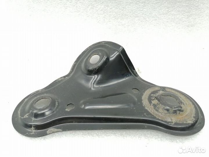 Кронштейн подрамника передний левый Kia Optima JF