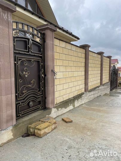 Кованные ворота с калиткой. Монтаж по всему Крыму