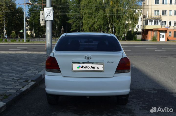 Toyota Platz 1.0 AT, 2003, 300 000 км