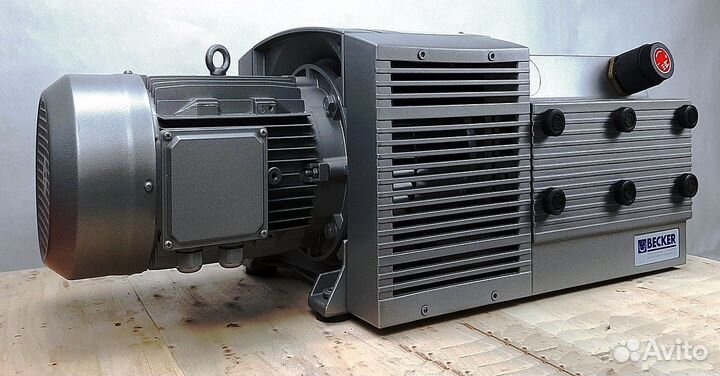 Роторно-пластинчатый вакуумный насос Backe