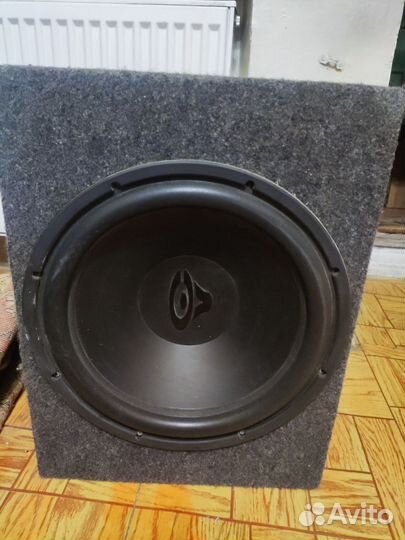 Активный сабвуфер