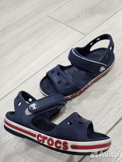 Сандалии crocs