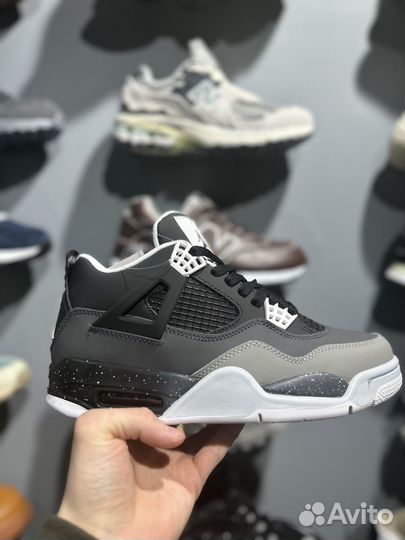 Кроссовки Nike air jordan 4 retro