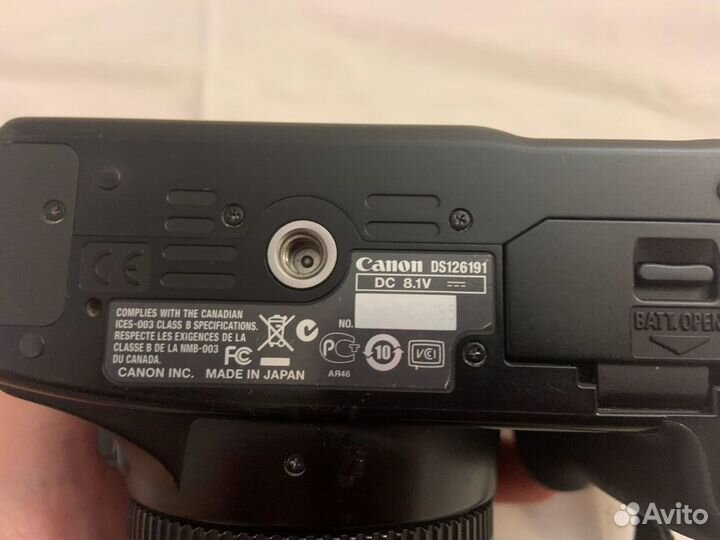 Зеркальный фотоаппарат canon EOS 1000d