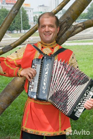 Гармонист-баянист,живой звук