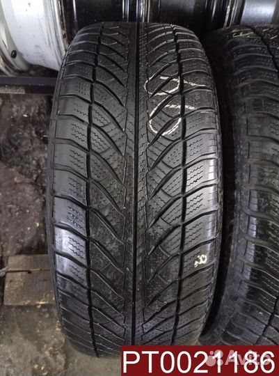 Goodyear UltraGrip Performance 225/55 R17 98H
