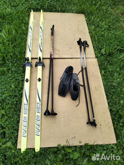 Беговые лыжи