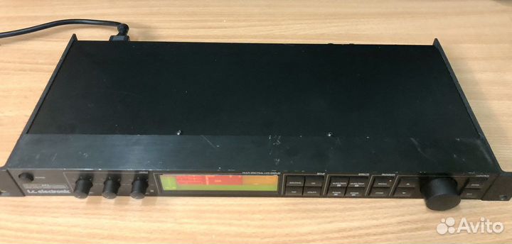 Процессор эффектов TC Electronic M-One