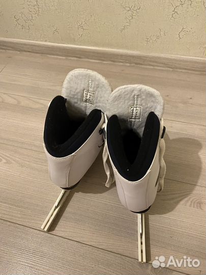 Коньки женские Roces