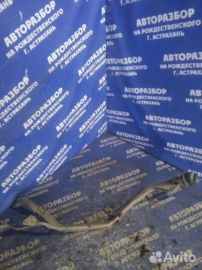 Заливная горловина бензобака Mitsubishi Pajero 3