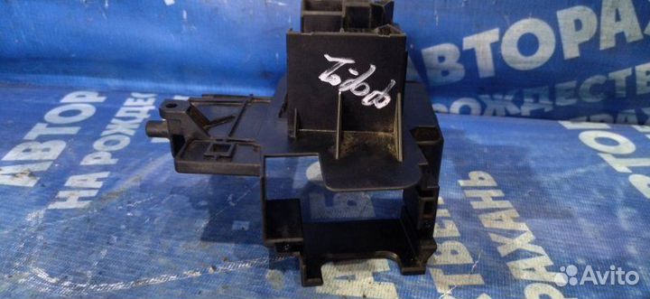 Крепление подрулевых переключателей Ford Focus 2