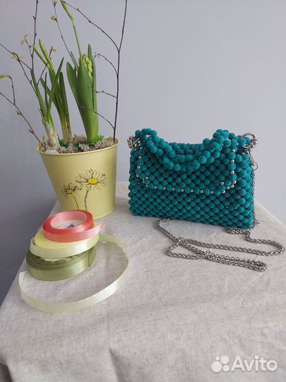 Сумка плетеная из бусин