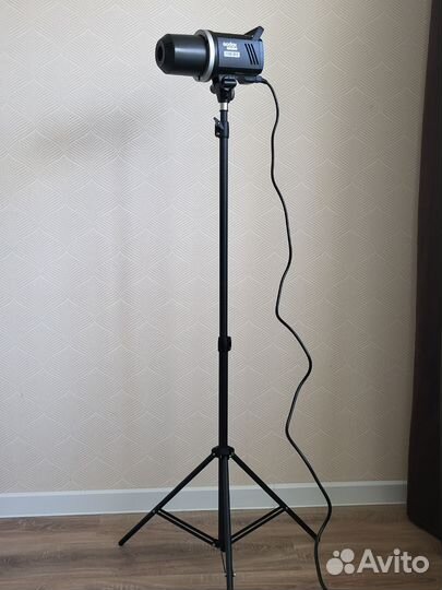 Вспышка Godox ms300 с рефлектором